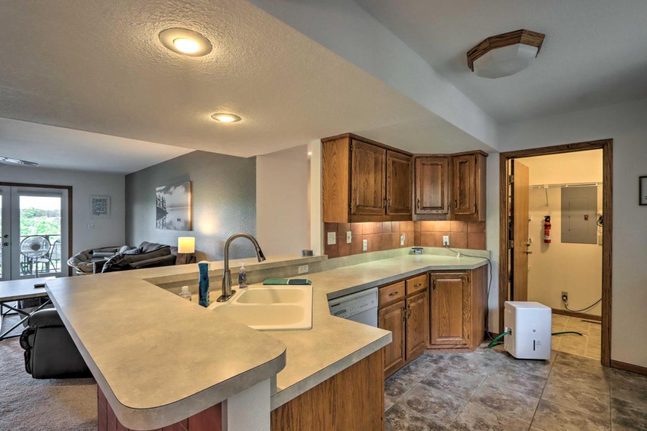 Lakefront Osage Beach Condo With Balcony And Views! 외부 사진